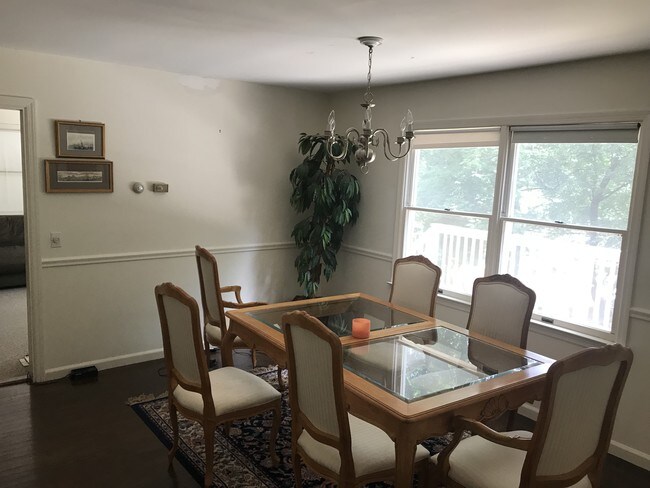 Comedor formal - 10 Sickle Bar Ln