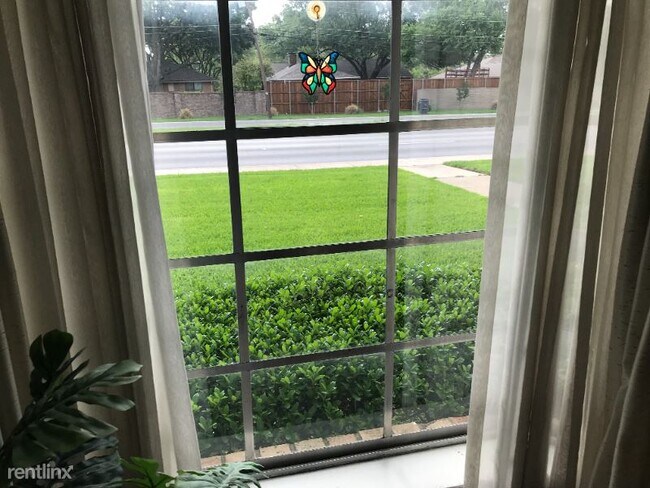 Foto del edificio - 2 br, 2 bath Condo - 4709 Skillman Street