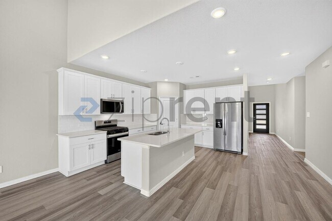 Building Photo - Unit