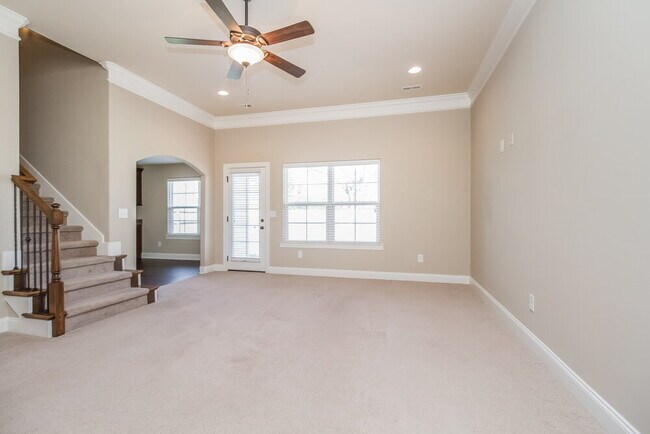 Foto del edificio - 8427 Manor Farm Dr