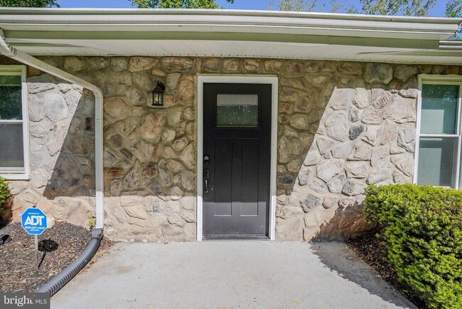 Building Photo - 2816 Ballenger Creek Pike