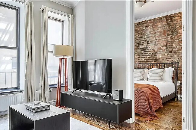 Foto del edificio - 438 W 52nd St