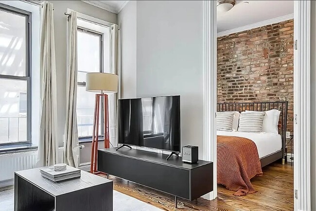 Building Photo - 438 W 52nd St