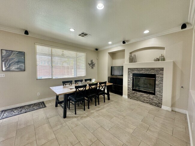 Foto del edificio - Fully Furnished Summerlin Las Vegas Rental | 4 Bedroom Home with Heated Pool & Spa | Flexible Lea...