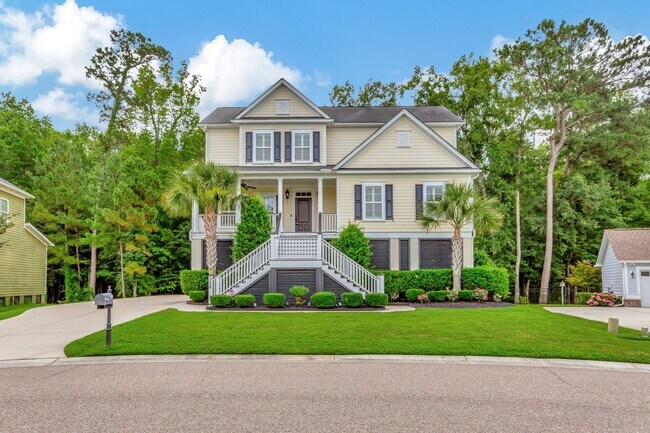 Foto del edificio - Elevated Home in The Club at Legends Oaks ...
