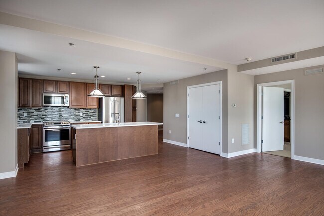 Foto del edificio - 525 W Lafayette Blvd