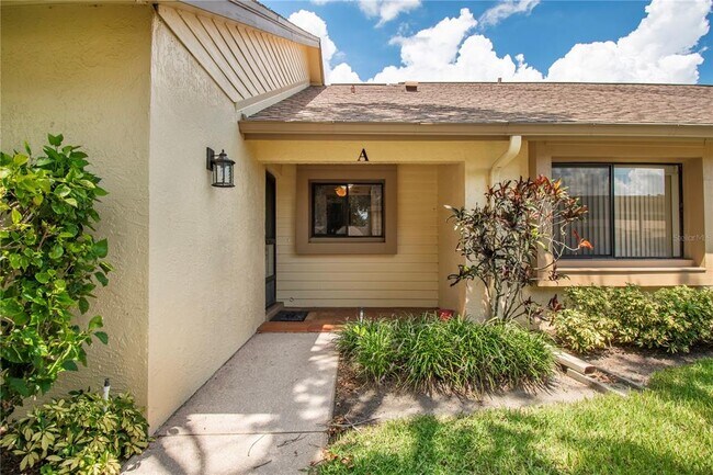 Building Photo - 2573 Oakleaf Ln