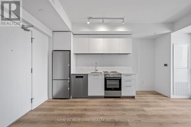 Photo du bâtiment - 101 Roehampton Ave