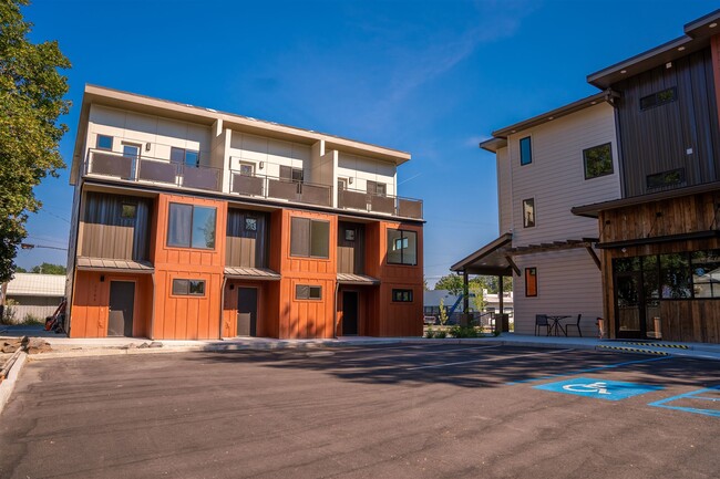 Building Photo - 1502 N 3rd St