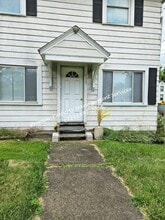 Building Photo - 602 E Long Ave