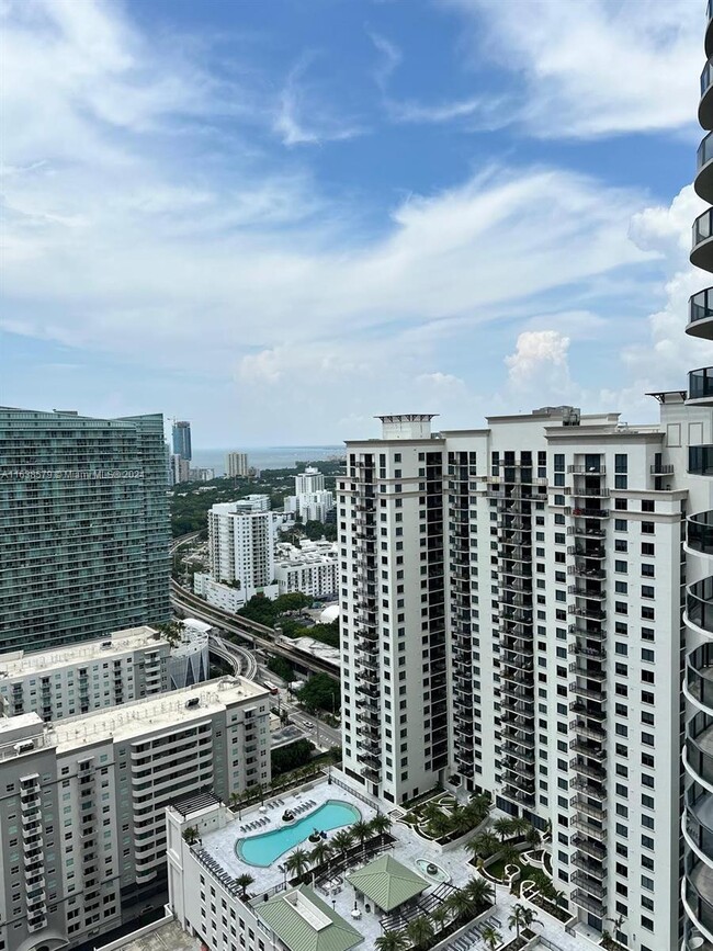 Foto del edificio - 45 SW 9th St