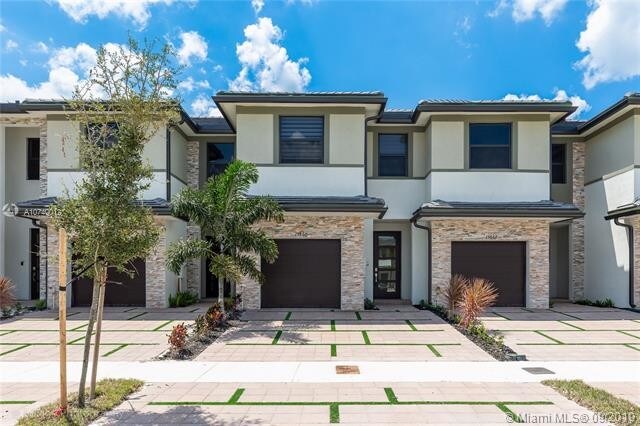 Building Photo - 15860 NW 91st Ct   Miami Lakes FL 33018