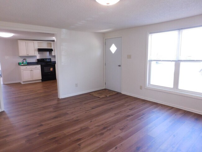 Foto del edificio - 421 Church Rd