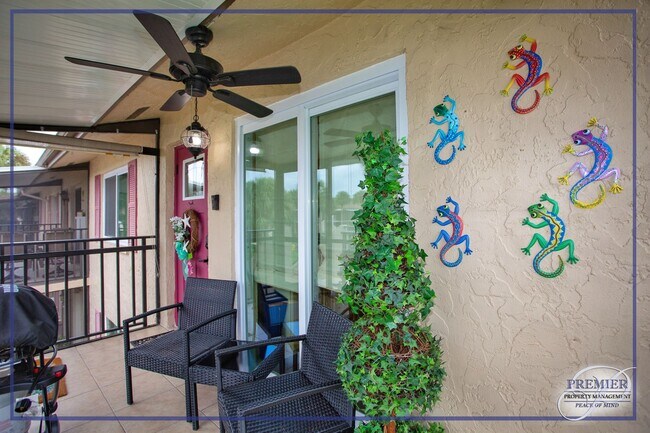 Building Photo - ***NEWLY REMODELED*** 2 BED/2 BATH***FURNI...