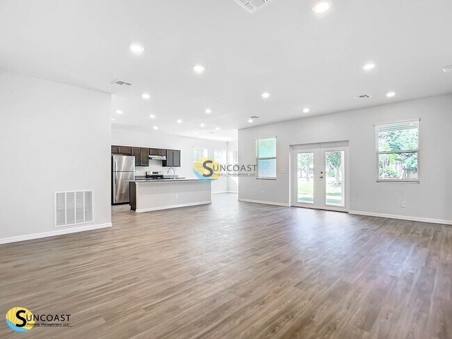 Building Photo - 585 Marion Oaks Pass