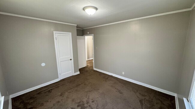 Building Photo - 992 Wrenwood St