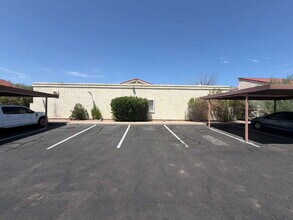 Building Photo - 13644 N Hamilton Dr
