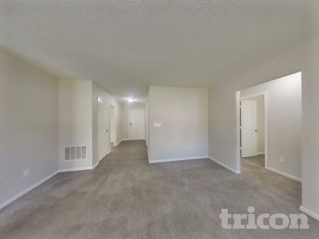 Building Photo - 5477 Wood Hollow Drive Indianapolis IN