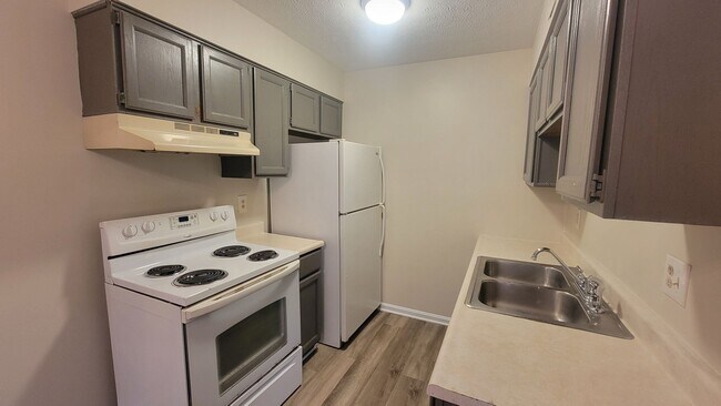 Foto del edificio - 6300 Jeffrey Dr