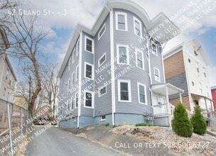 Building Photo - 42 Grand St