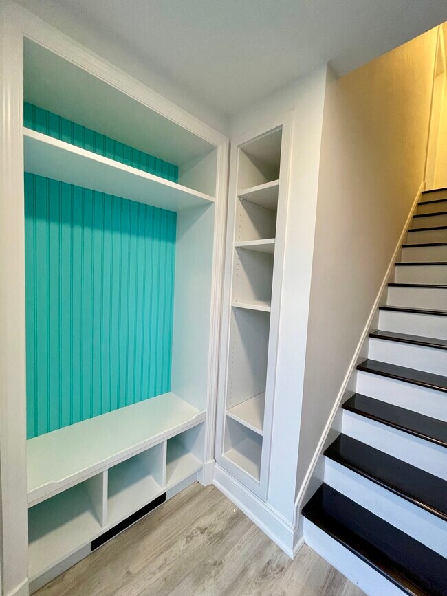 front entry mudroom - 90 Naugatuck Ave
