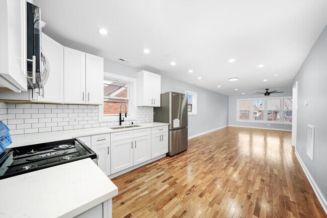 Building Photo - 11315 S Avenue G Ave