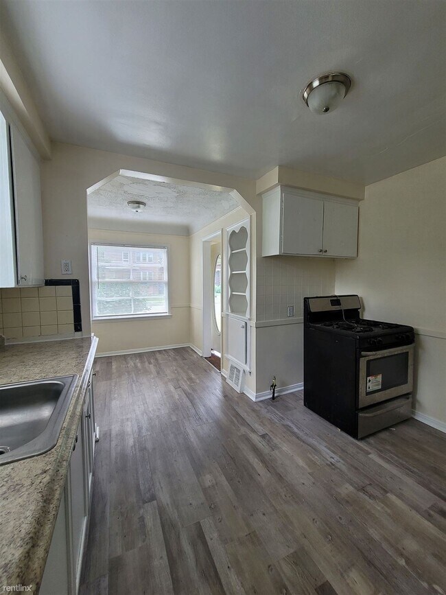 Building Photo - 3 br, 1 bath House - 11240 Promenade St