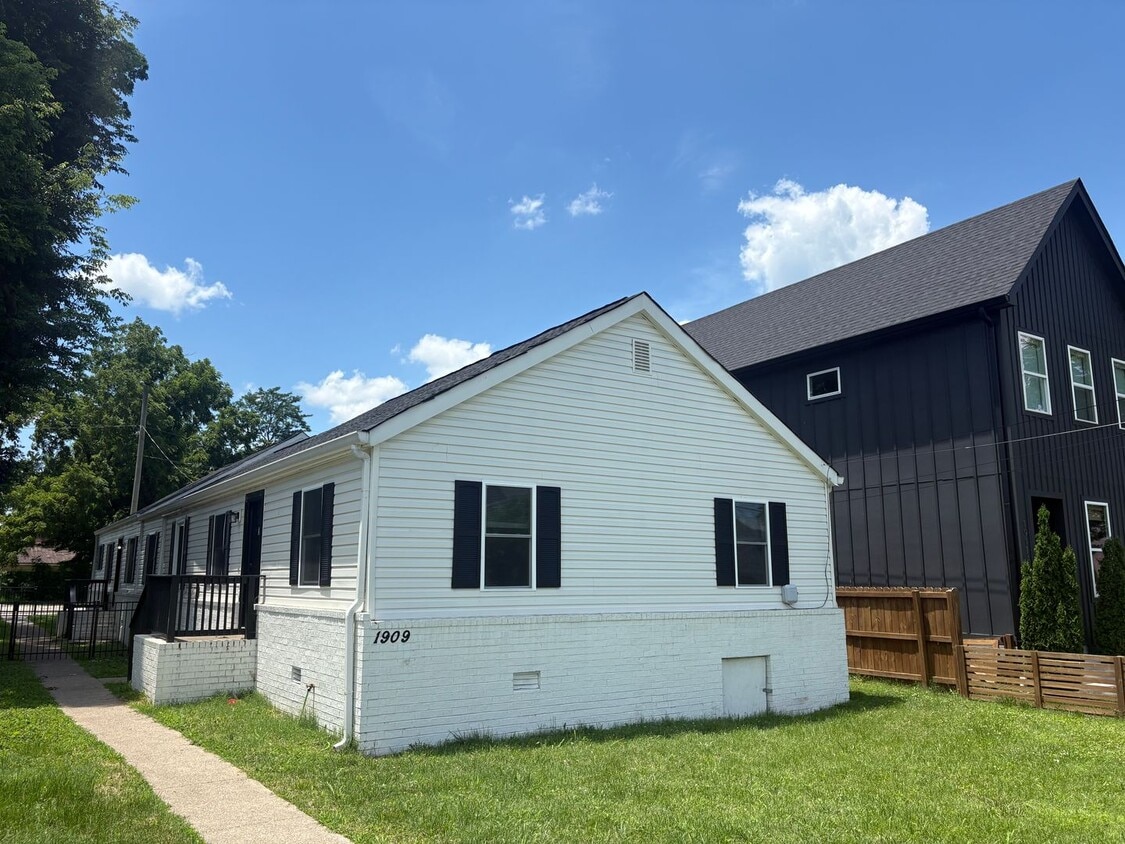 Photo - 1909 10th Avenue North