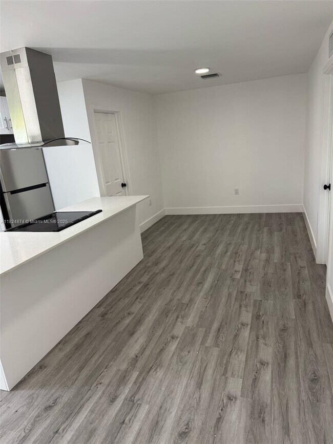 Foto del edificio - 439 E 16th St