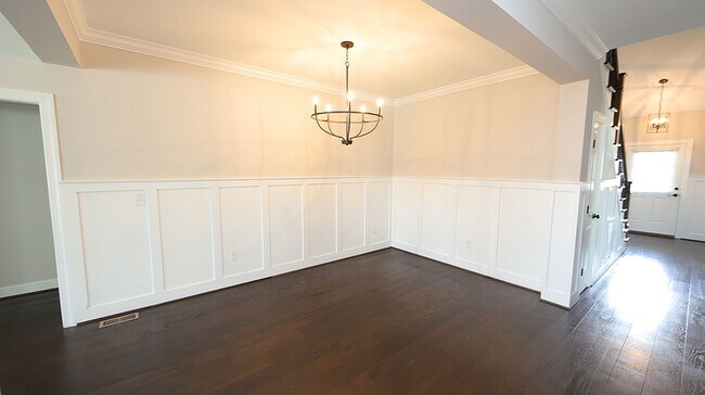 Building Photo - Beautiful Home with Open Floorplan in Desi...