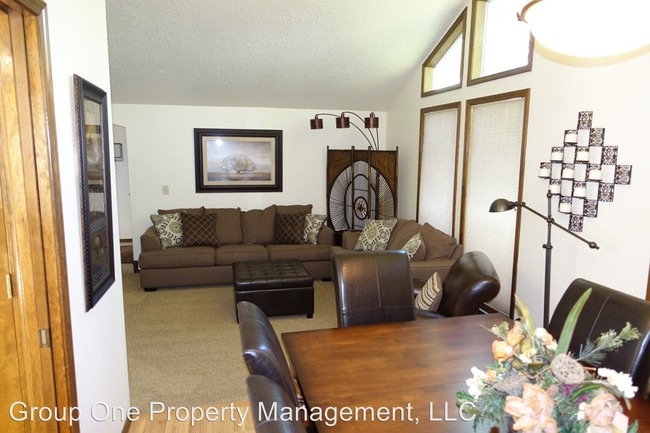 Building Photo - 3 br, 2 bath House - 2228 S. White Pine Place