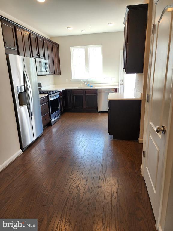 Building Photo - 2570 Debert Cir