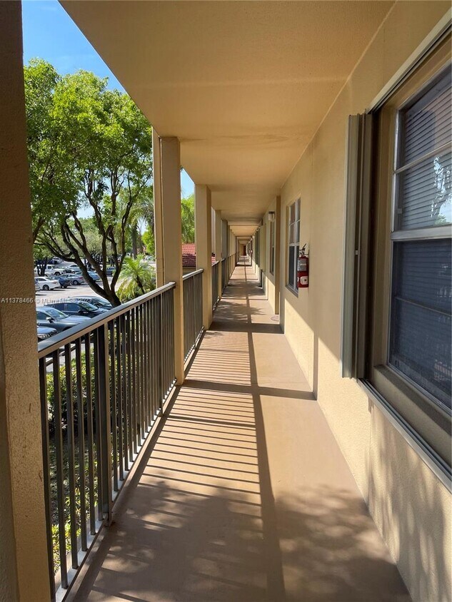 1201 SW 128th Terrace Unit 212E, Pembroke Pines, FL 33027 Condo for