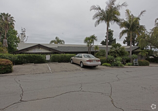 Foto del edificio - 1514 Eucalyptus Hill Rd
