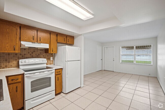 Building Photo - 5901 Crestmont St