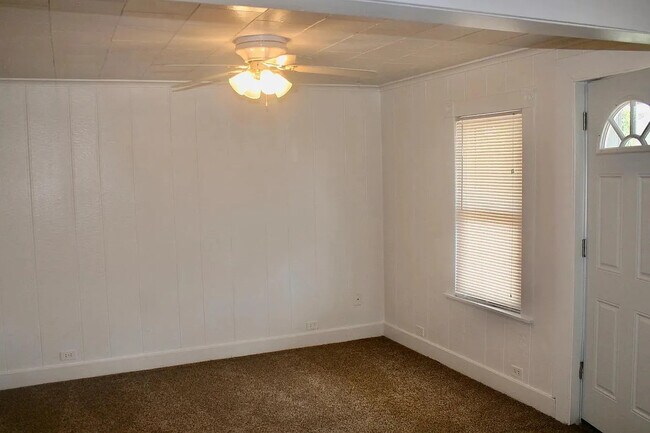 Foto del edificio - 1913 Smelter Ave NE