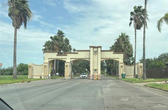 Foto del edificio - 12 Ashley Dr