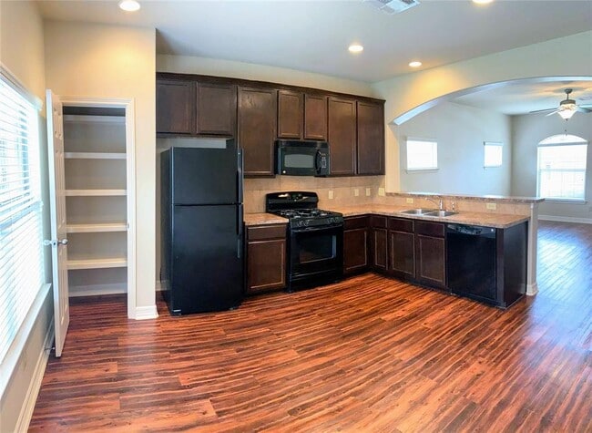 Building Photo - 317 Woodland Hills Dr