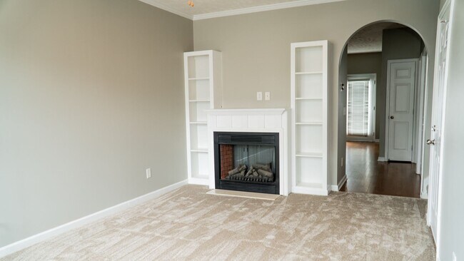 Building Photo - 714 Spence Enclave Ln