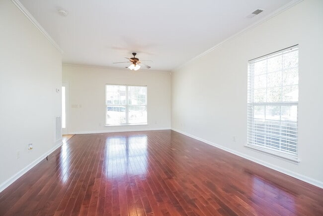 Building Photo - 7871 Rainey Dr