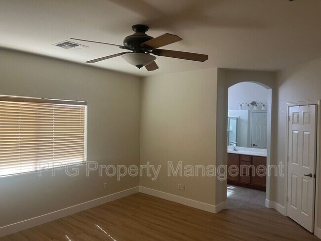 Foto del edificio - 14555 W Ventura St