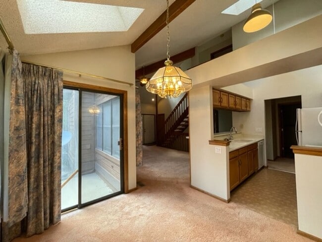 Building Photo - 8020 Holland Ct