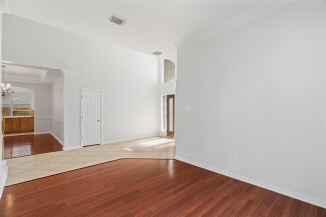 Foto del edificio - 14411 Castlemaine Ct