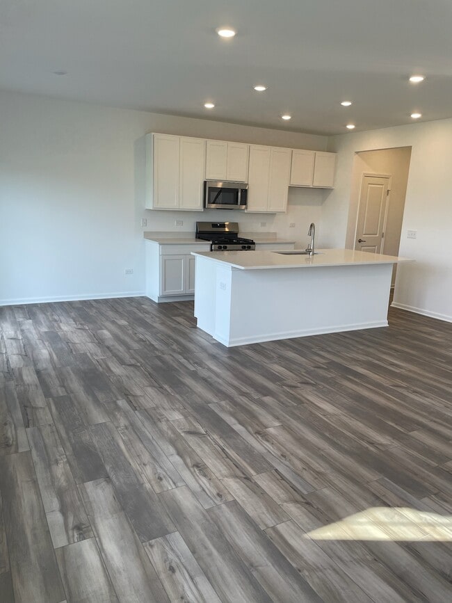 Open Layout - 337 Red Oak Cir