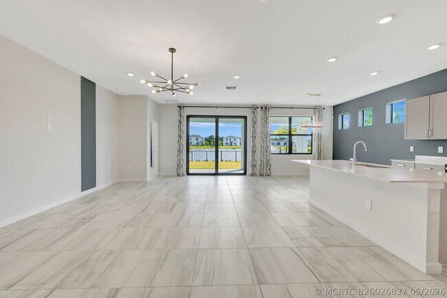Foto del edificio - 6007 SE Sky Blue Cir
