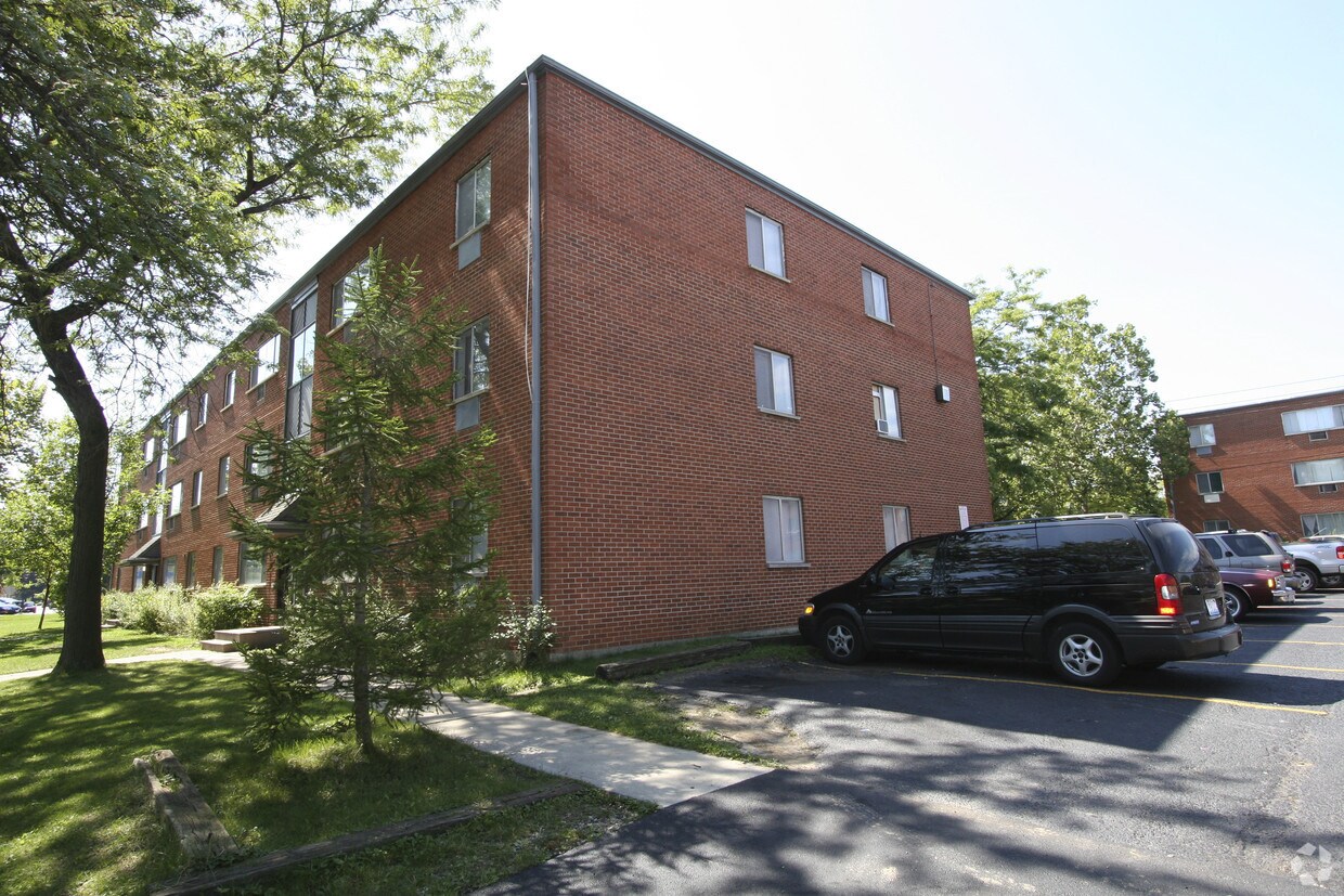 Linden Flats Apartments 2020 Linden Ave Waukegan, IL Apartments for