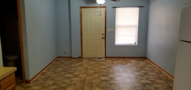 Building Photo - 936 Shafer St