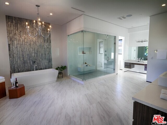 Foto del edificio - 4810 Woodley Ave