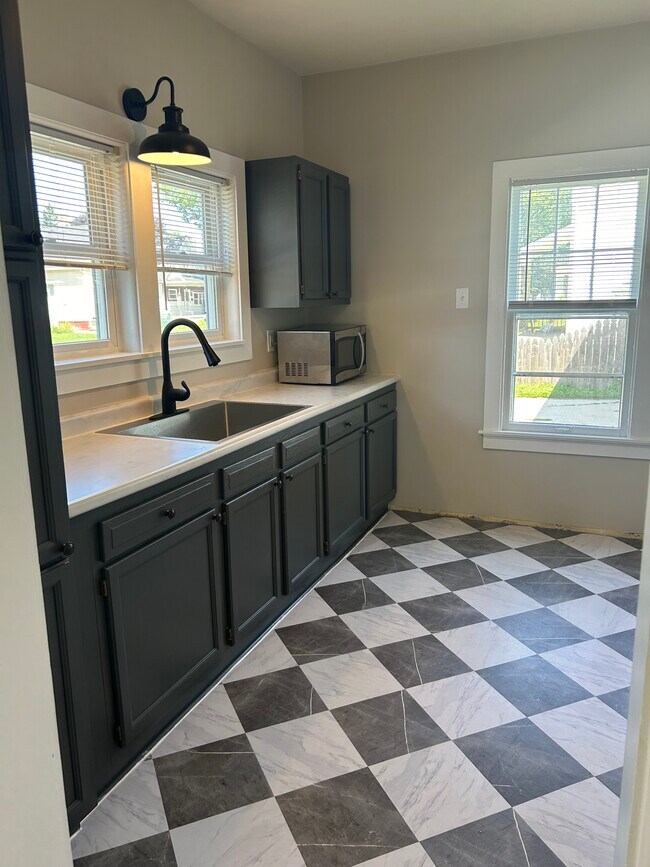 Foto del edificio - 1034 Bluff Ave