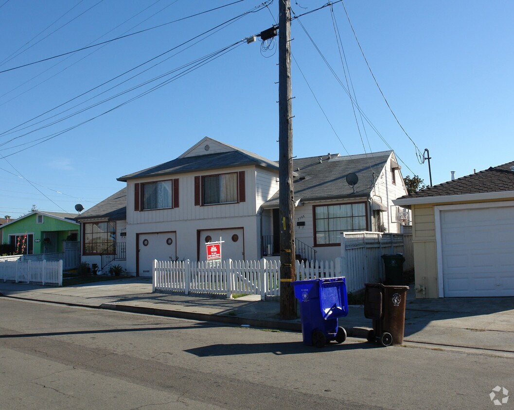 Building Photo - 2508-2514 Bush Ave